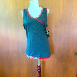 NWT Mountain Hardwear gray tank